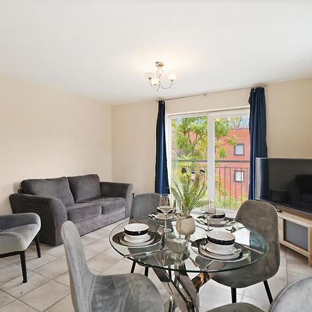 Peaceful 2Br Flat With Historic Bottle Kilns View & Free Parking Located Near City Centre Stoke-on-Trent Exterior photo