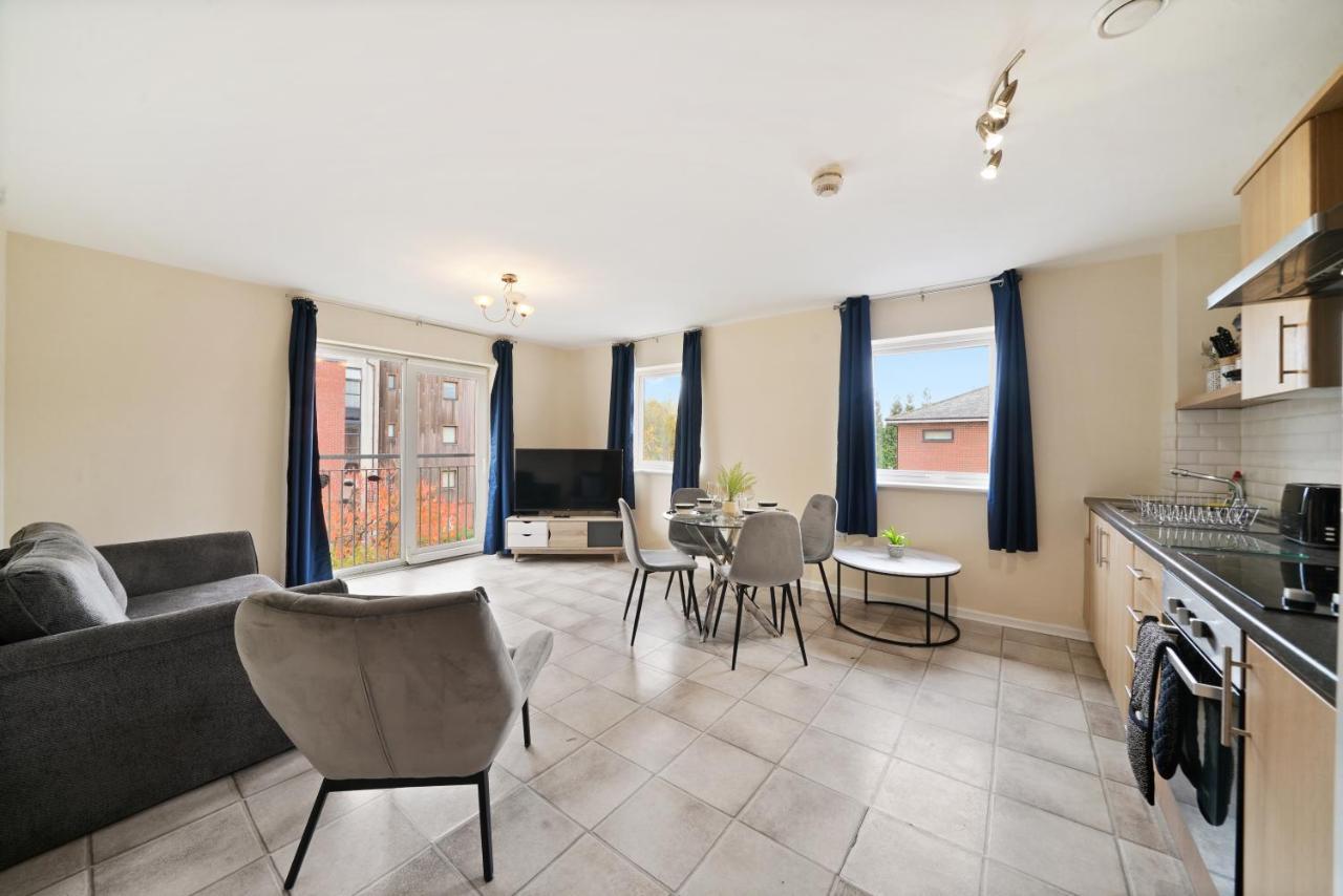 Peaceful 2Br Flat With Historic Bottle Kilns View & Free Parking Located Near City Centre Stoke-on-Trent Exterior photo