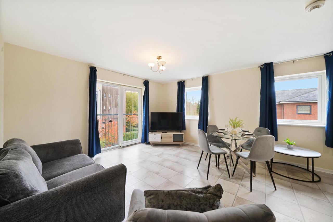 Peaceful 2Br Flat With Historic Bottle Kilns View & Free Parking Located Near City Centre Stoke-on-Trent Exterior photo